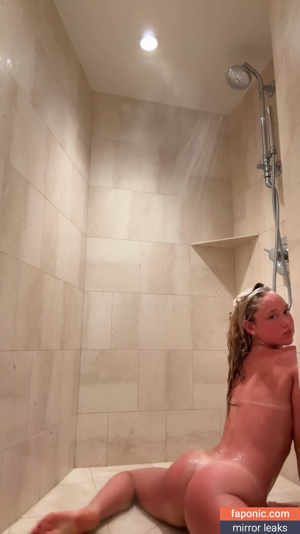 Cardin Isabelle Elliott, cardin_isabelle, cardin_isabelle... Vazamentos de Nudes  Foto #34