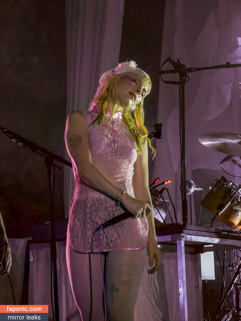 Hayley Williams, meepyfreepy, yelyahwilliams Vazamentos de Nudes OnlyFans Foto #760