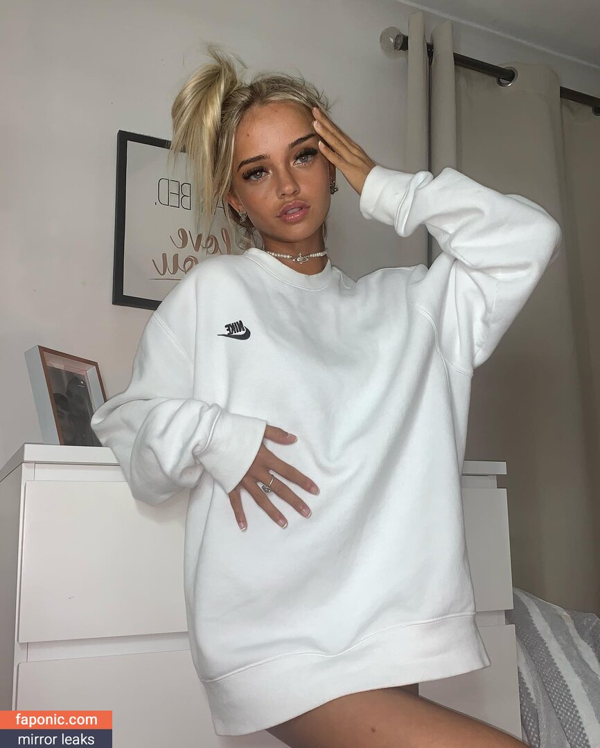 amy_nicolexx, amythompson893, petitesneakylink Vazamentos de Nudes OnlyFans Foto #17
