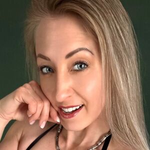 Leonie Pur
