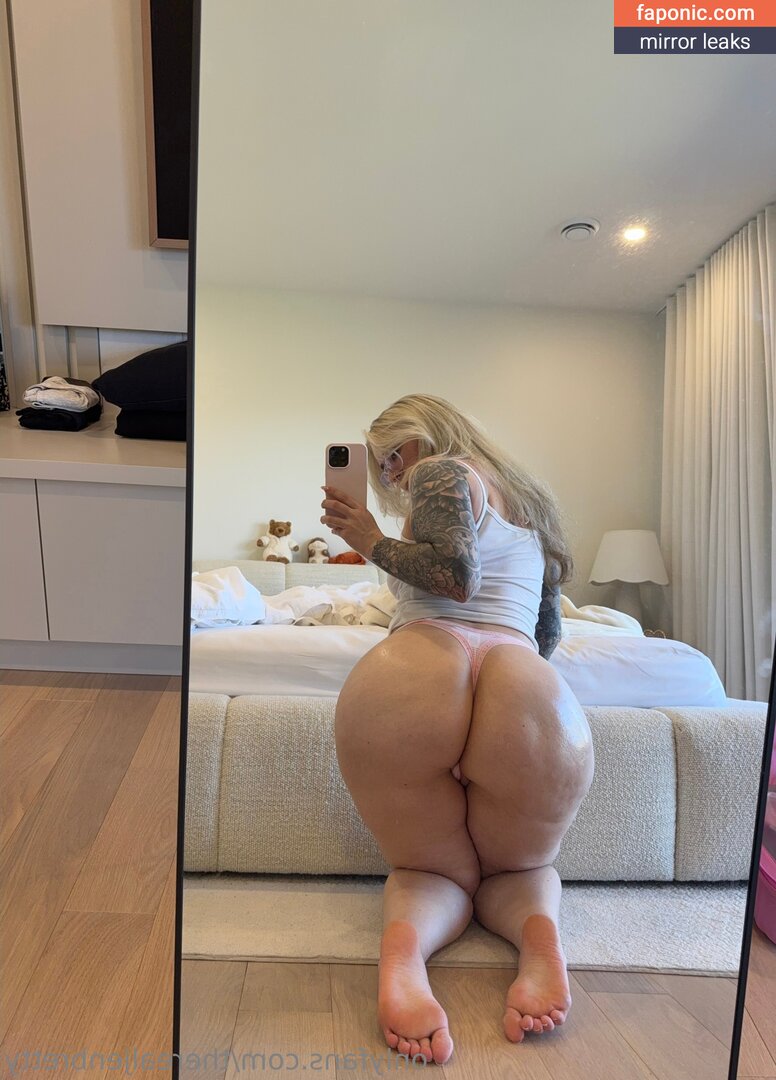 Jen Brett, JenBretty, https:, therealjenbretty Vazamentos de Nudes OnlyFans Foto #675