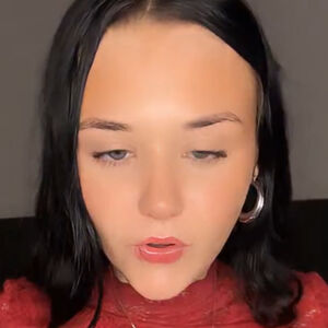 Viv_Alarie 