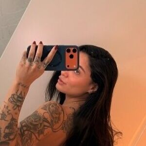 Zoe Alvarez
